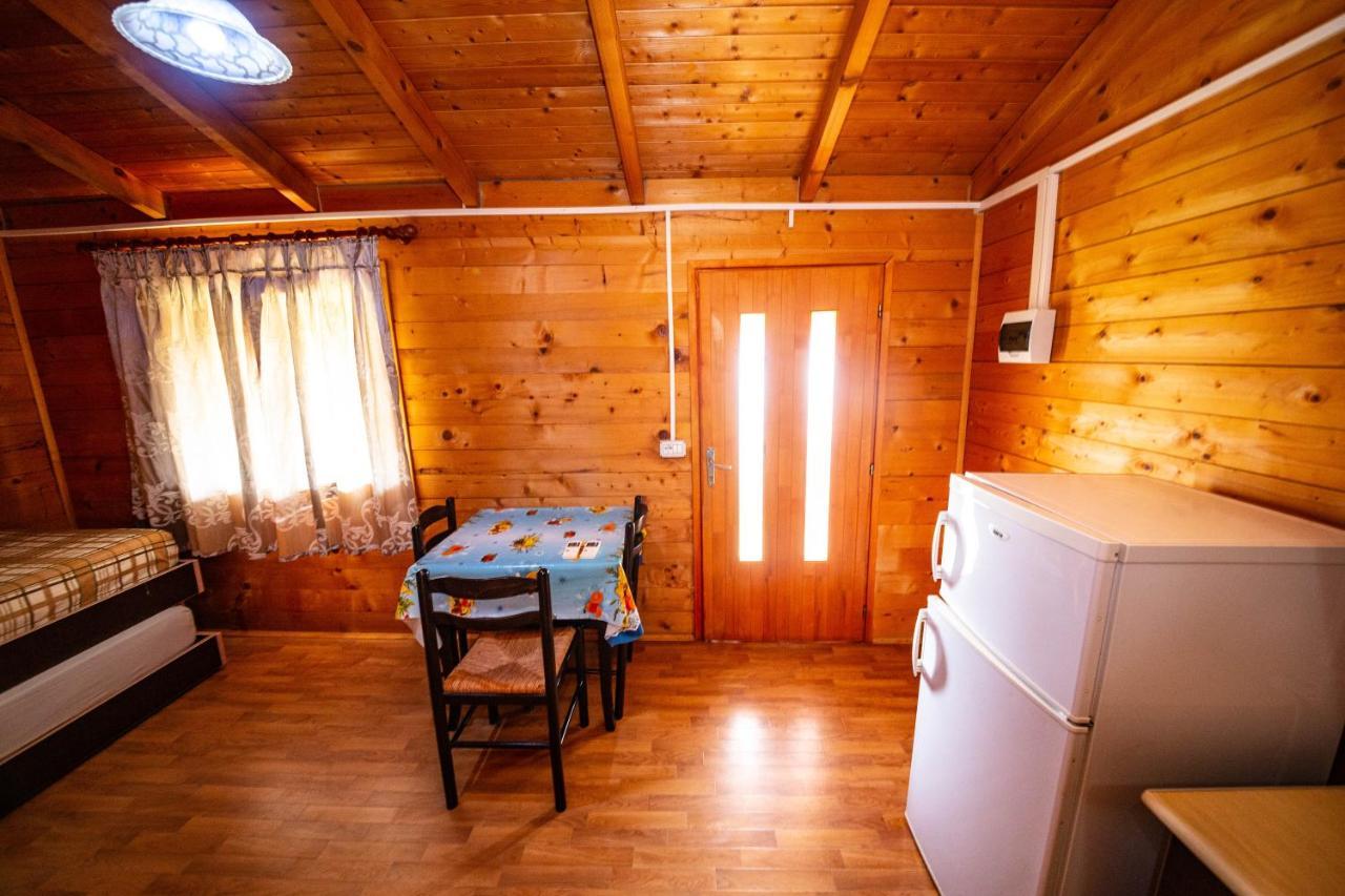 Guest House Luiza Borsh Exterior foto