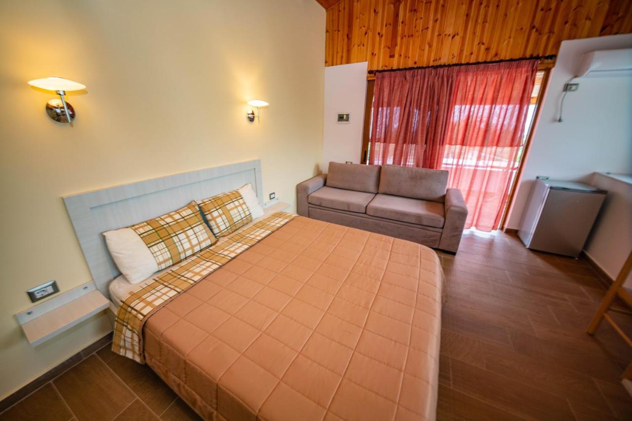 Guest House Luiza Borsh Exterior foto
